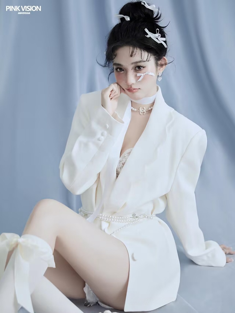 Studio Photography Suit White  - Ethnic Clothing & Online Fashion Store Khaadi Us reseña y precio
